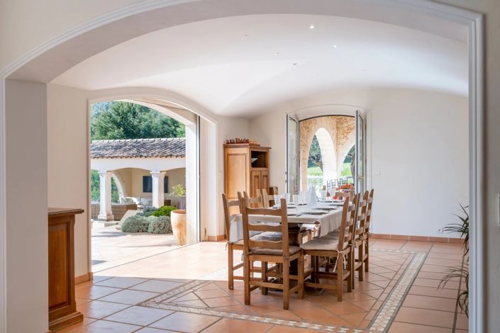 Image No.5-5 Bed House for sale