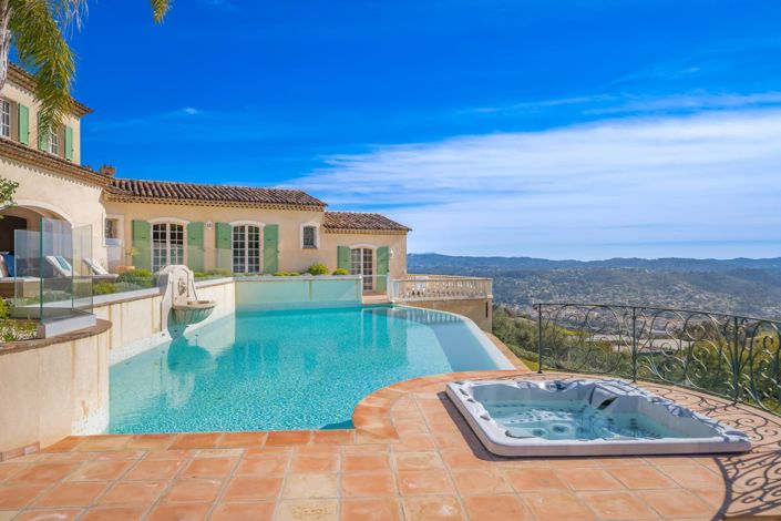 Image No.8-5 Bed House for sale