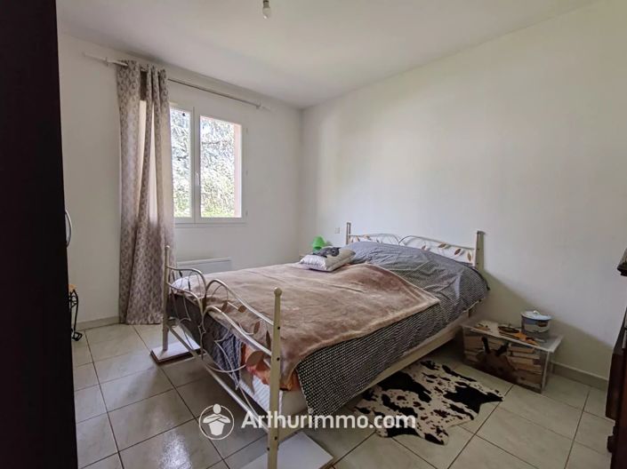 Image No.10-3 Bed House for sale