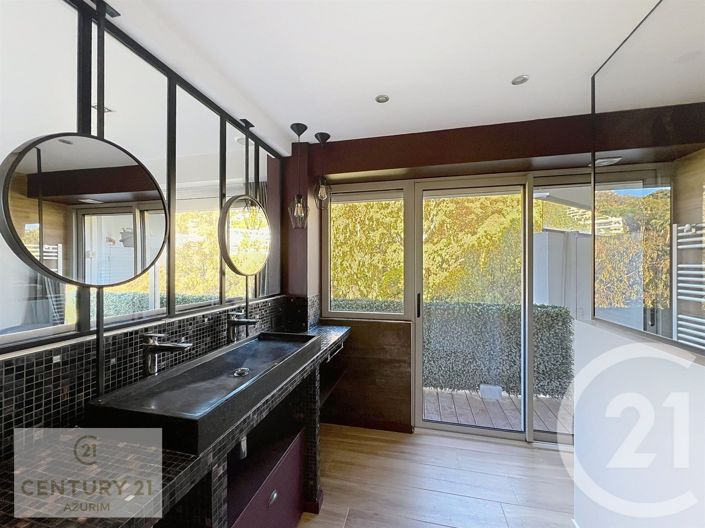 Image No.22-3 Bed Apartment for sale