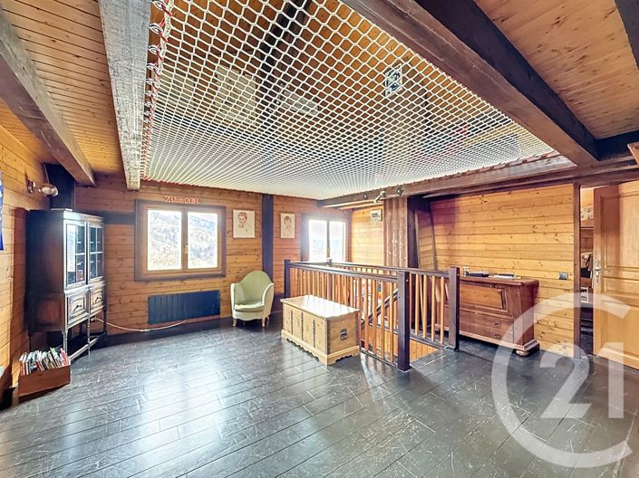 Image No.9-4 Bed House for sale