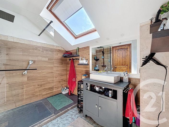 Image No.10-3 Bed House for sale