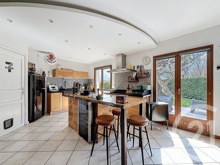 Image No.3-3 Bed House for sale