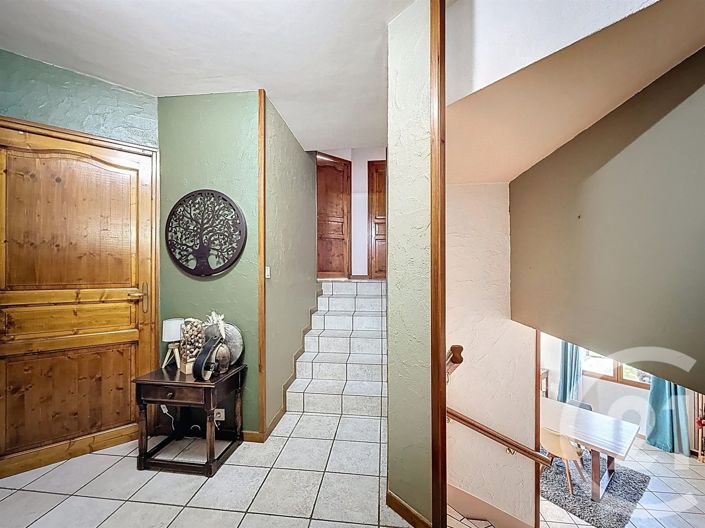 Image No.7-3 Bed House for sale