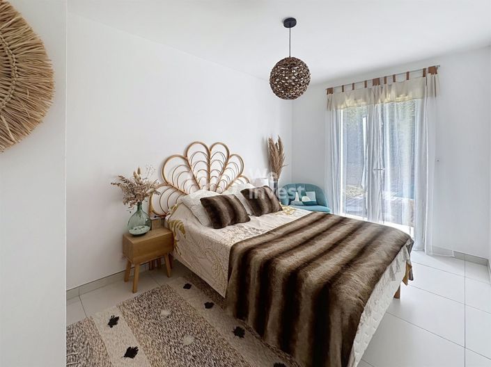 Image No.12-4 Bed House for sale