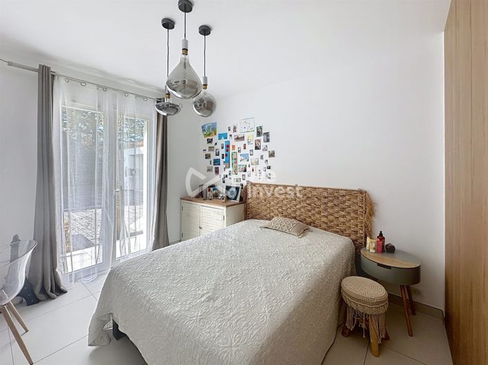 Image No.15-4 Bed House for sale