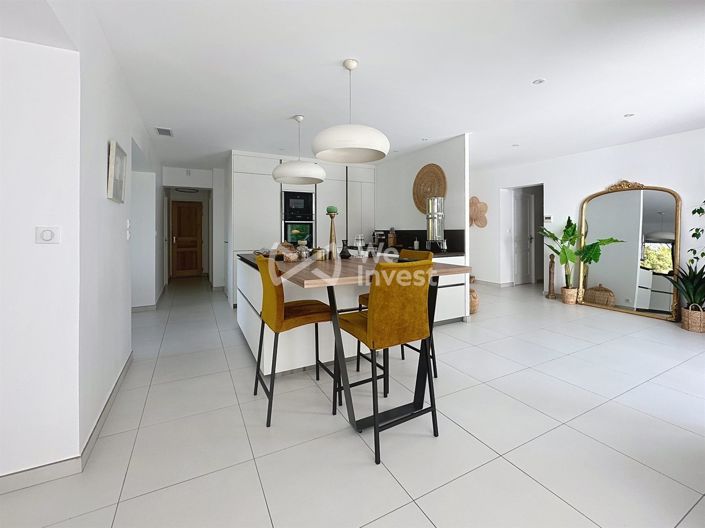 Image No.5-4 Bed House for sale