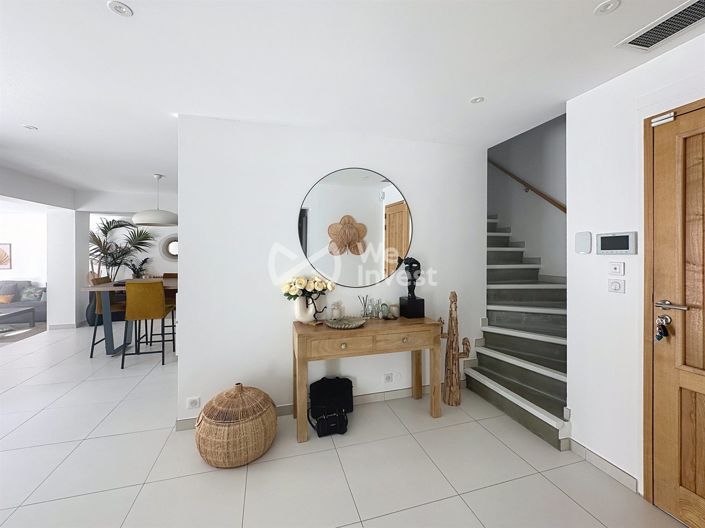 Image No.9-4 Bed House for sale