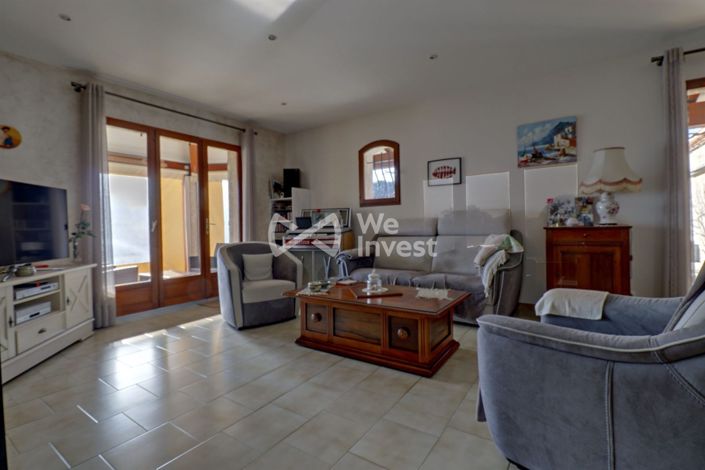 Image No.6-4 Bed House for sale