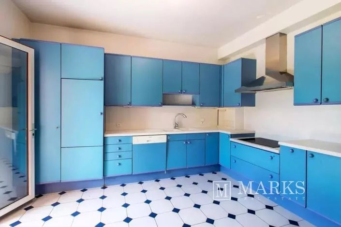 Image No.11-5 Bed House for sale