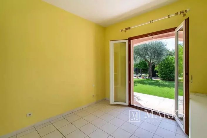 Image No.17-5 Bed House for sale