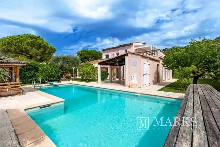 Image No.2-5 Bed House for sale