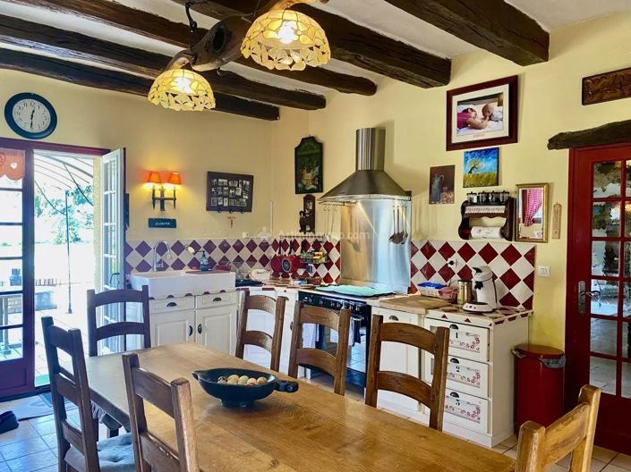 Image No.10-3 Bed House for sale