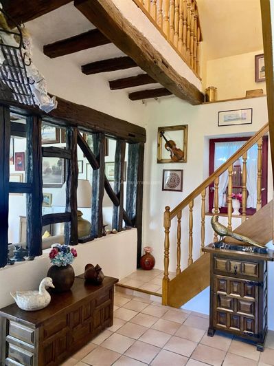 Image No.8-3 Bed House for sale