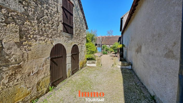Image No.20-Maison de 4 chambres à vendre à Nouans-les-Fontaines