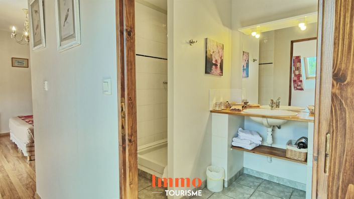 Image No.11-11 Bed House for sale