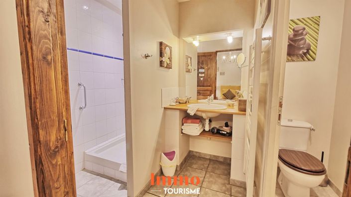 Image No.13-11 Bed House for sale