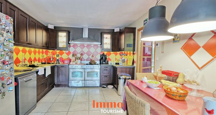 Image No.5-11 Bed House for sale