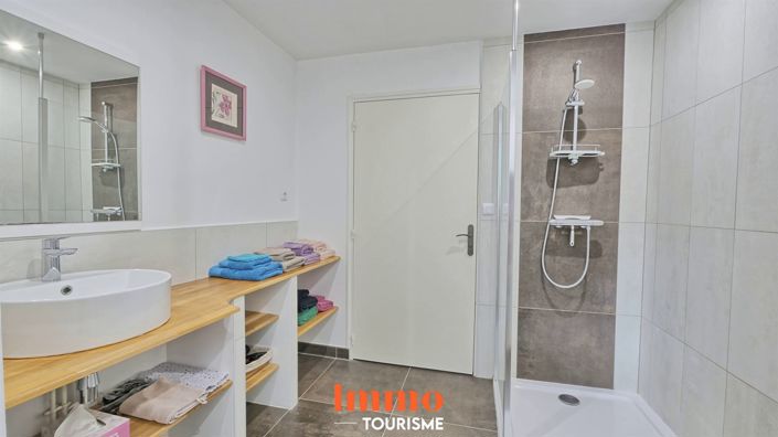 Image No.15-5 Bed House for sale