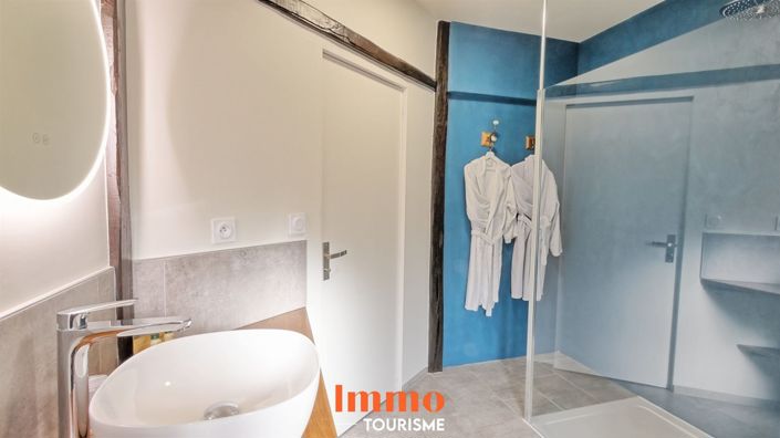 Image No.6-5 Bed House for sale