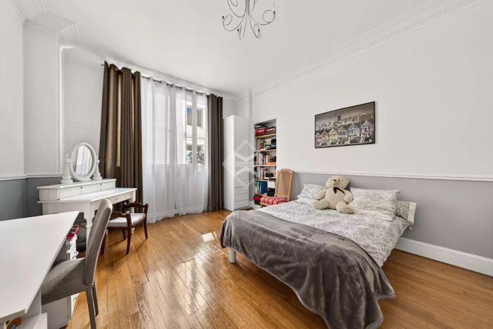 Image No.11-5 Bed Apartment for sale