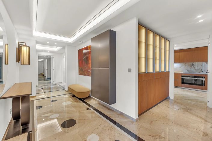 Image No.10-5 Bed Apartment for sale