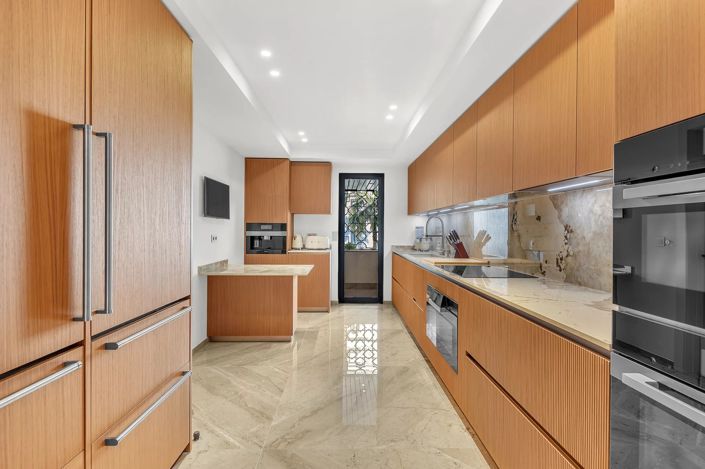 Image No.11-5 Bed Apartment for sale