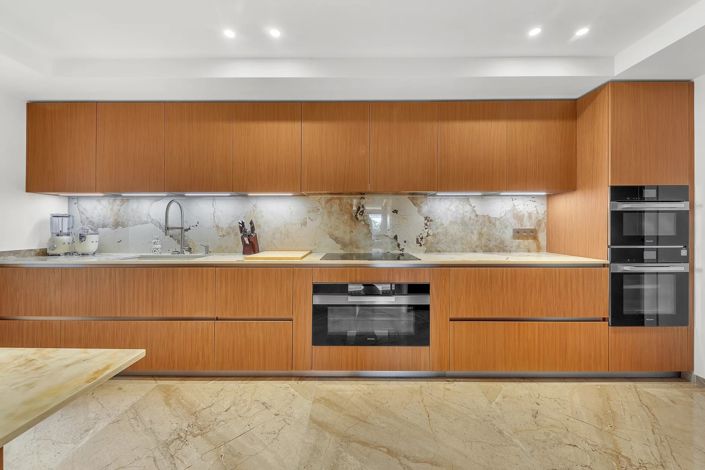 Image No.12-5 Bed Apartment for sale