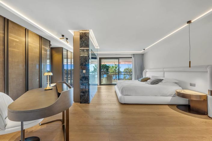 Image No.15-5 Bed Apartment for sale