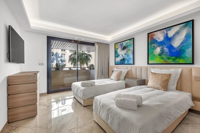 Image No.25-5 Bed Apartment for sale