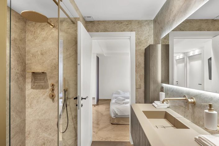 Image No.26-5 Bed Apartment for sale