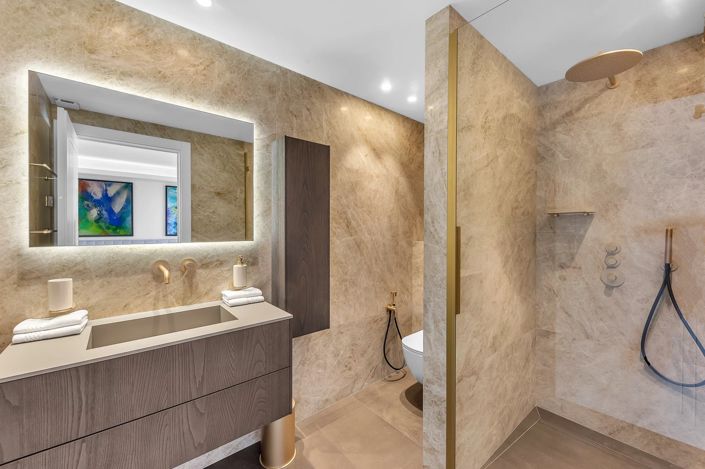 Image No.28-5 Bed Apartment for sale