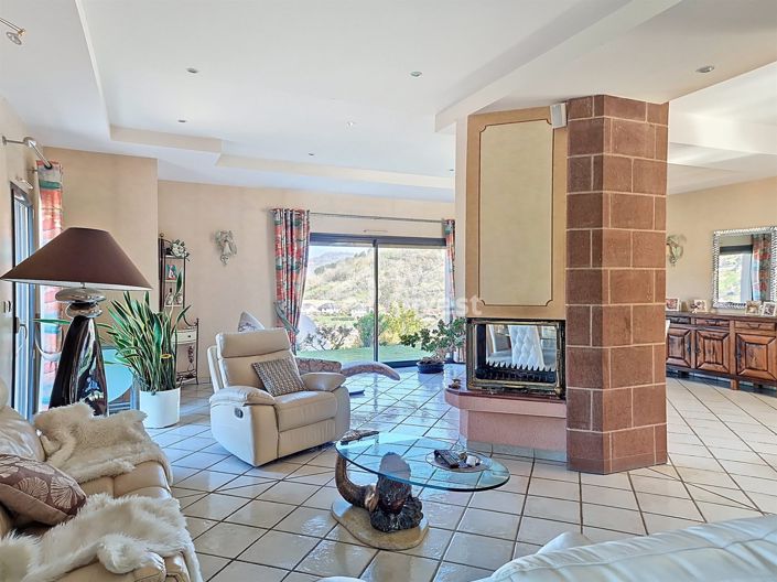 Image No.4-4 Bed House for sale