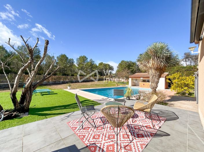 Image No.2-4 Bed House for sale