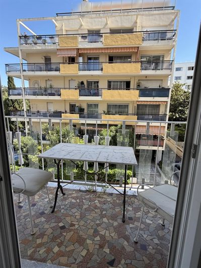 Image No.24-2 Bed Apartment for sale