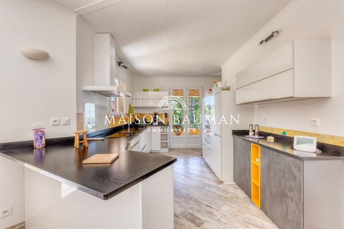 Image No.5-3 Bed House for sale