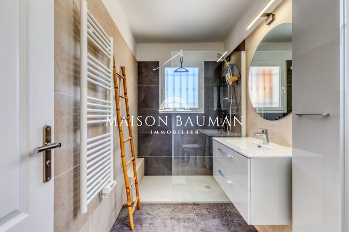 Image No.8-3 Bed House for sale