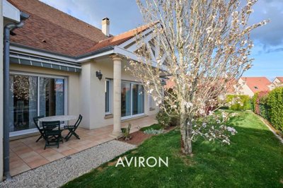 1 - Lèves, House