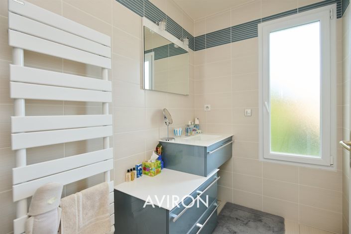 Image No.10-4 Bed House for sale