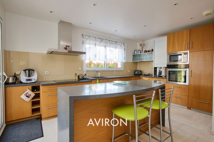 Image No.3-4 Bed House for sale