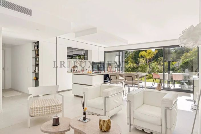 Image No.3-Appartement de 2 chambres à vendre à Antibes