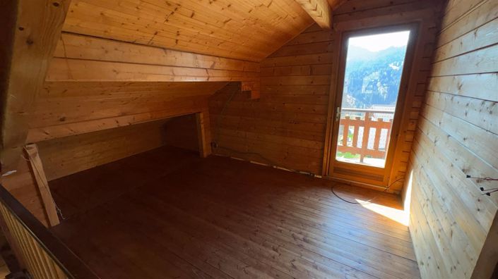 Image No.11-5 Bed House for sale