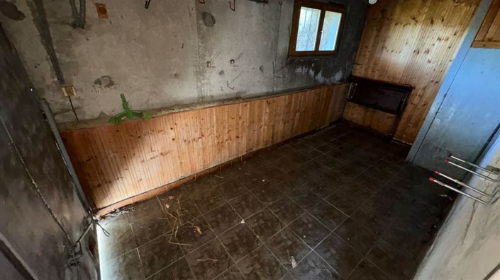 Image No.12-5 Bed House for sale