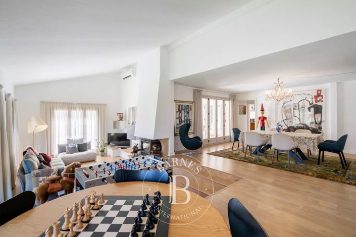 Image No.9-7 Bed House for sale