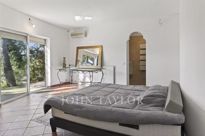 Image No.19-House for sale