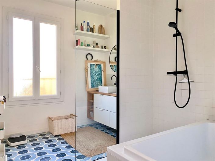 Image No.8-3 Bed House for sale