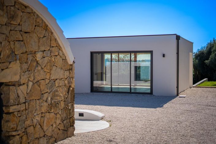 Image No.14-5 Bed House for sale