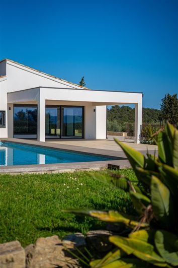 Image No.2-5 Bed House for sale