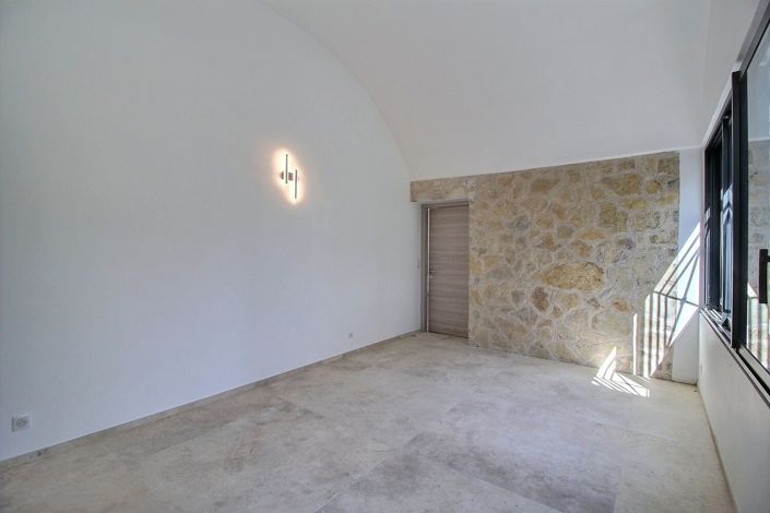 Image No.22-5 Bed House for sale