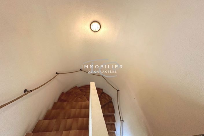 Image No.10-3 Bed House for sale